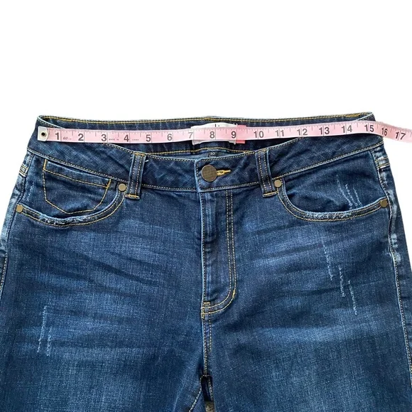 Cabi 3561 High Rise Straight Leg
Distressed Blue Jeans Size 10 - Picture 13 of 16